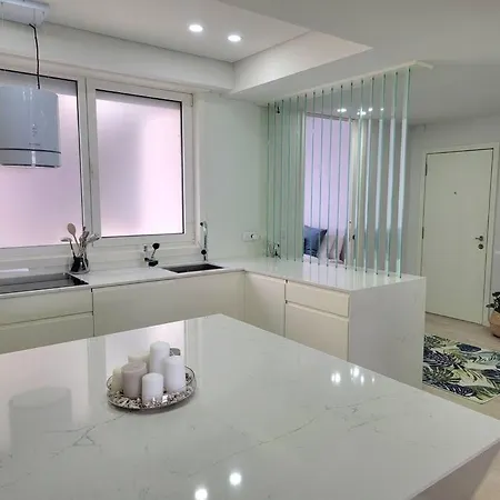 Front - Sea And Sunset Views * 波瓦－迪瓦尔津